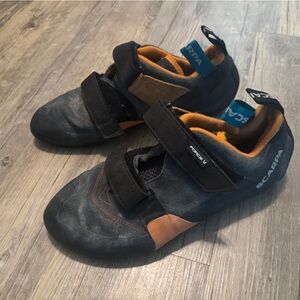 Scarpa Force V climbing shoes. Orange Grey women’s size 44